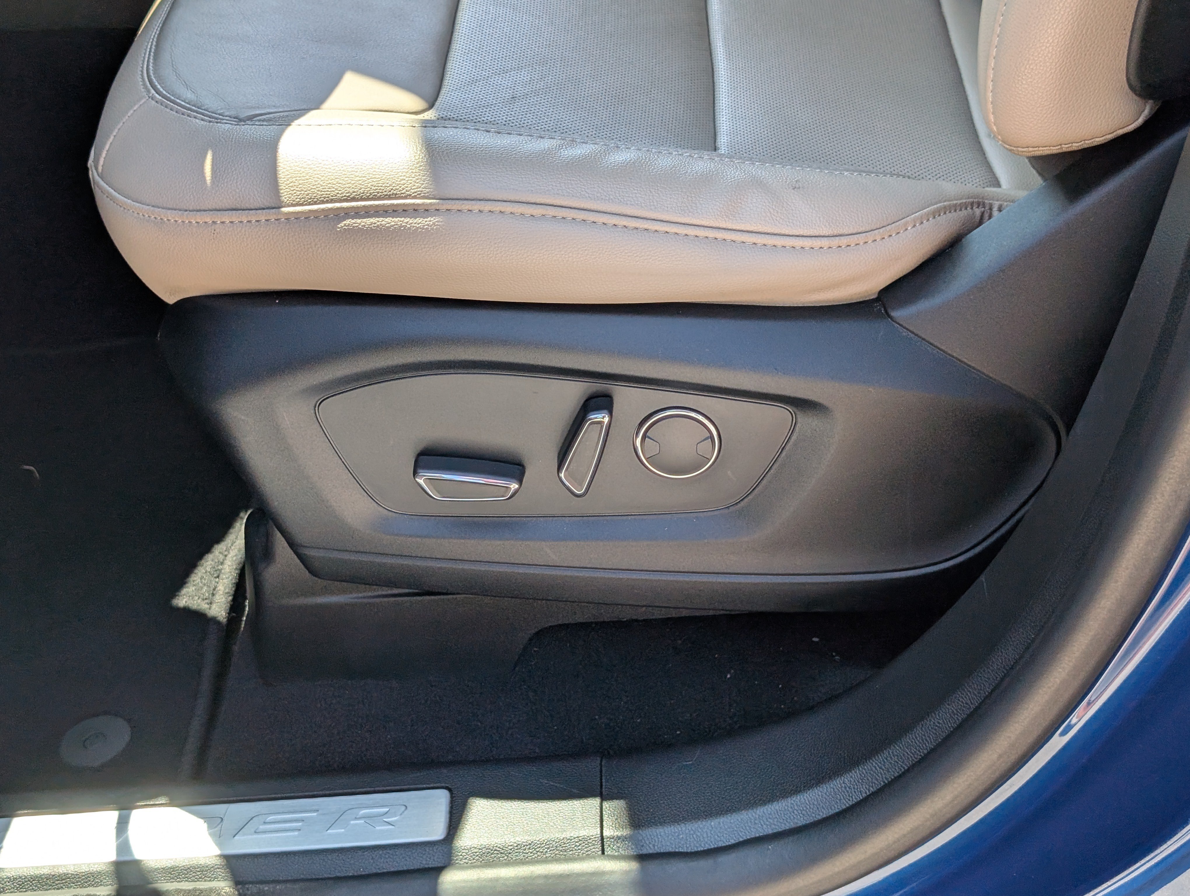 Certified 2020 Ford Explorer Limited AWD/4WD image 24