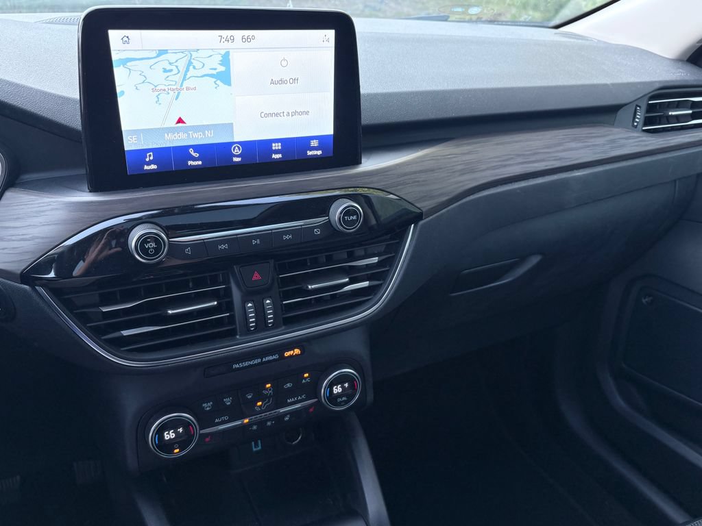 Certified 2020 Ford Escape Titanium AWD/4WD image 12