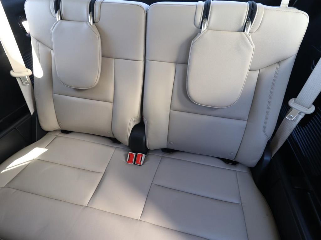 Certified 2020 Ford Explorer XLT w/ Equipment Group 202A image 15