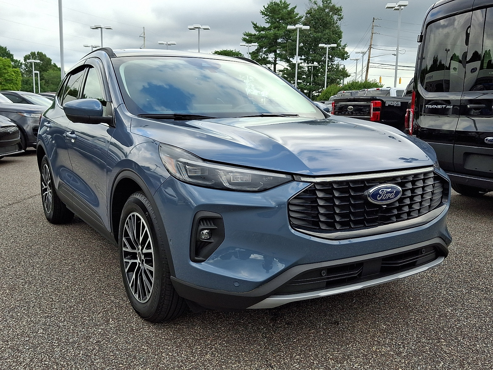Certified 2023 Ford Escape SE w/ PHEV Premium Package FWD image 2