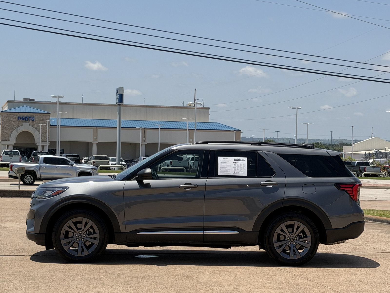 Certified 2025 Ford Explorer Active w/ Active Comfort Package AWD/4WD image 7