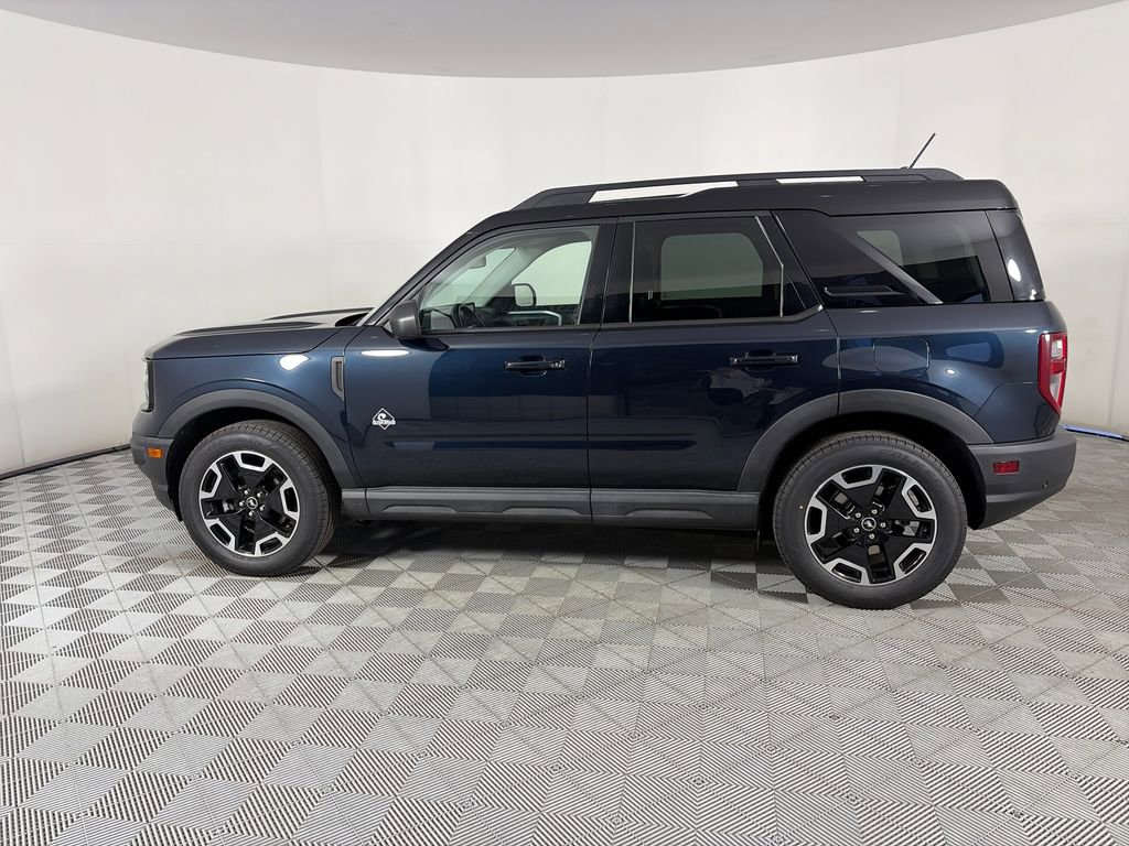 Certified 2021 Ford Bronco Sport Outer Banks w/ Outer Banks Package AWD/4WD image 4