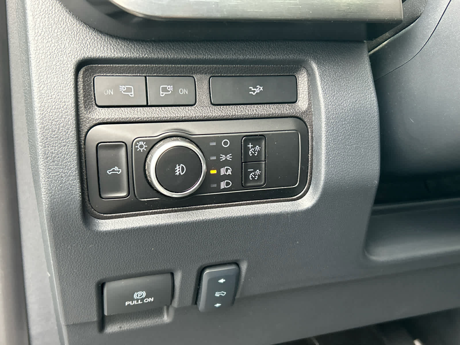 Certified 2024 Ford F350 Lariat image 31