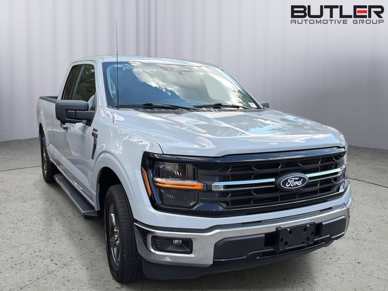 Certified 2024 Ford F150 XLT w/ Mobile Office Package RWD image 6