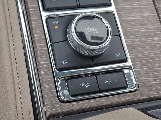 Certified 2024 Ford Expedition Limited image 27