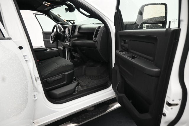 Used 2024 RAM 3500 Tradesman w/ Chrome Appearance Group AWD/4WD image 14
