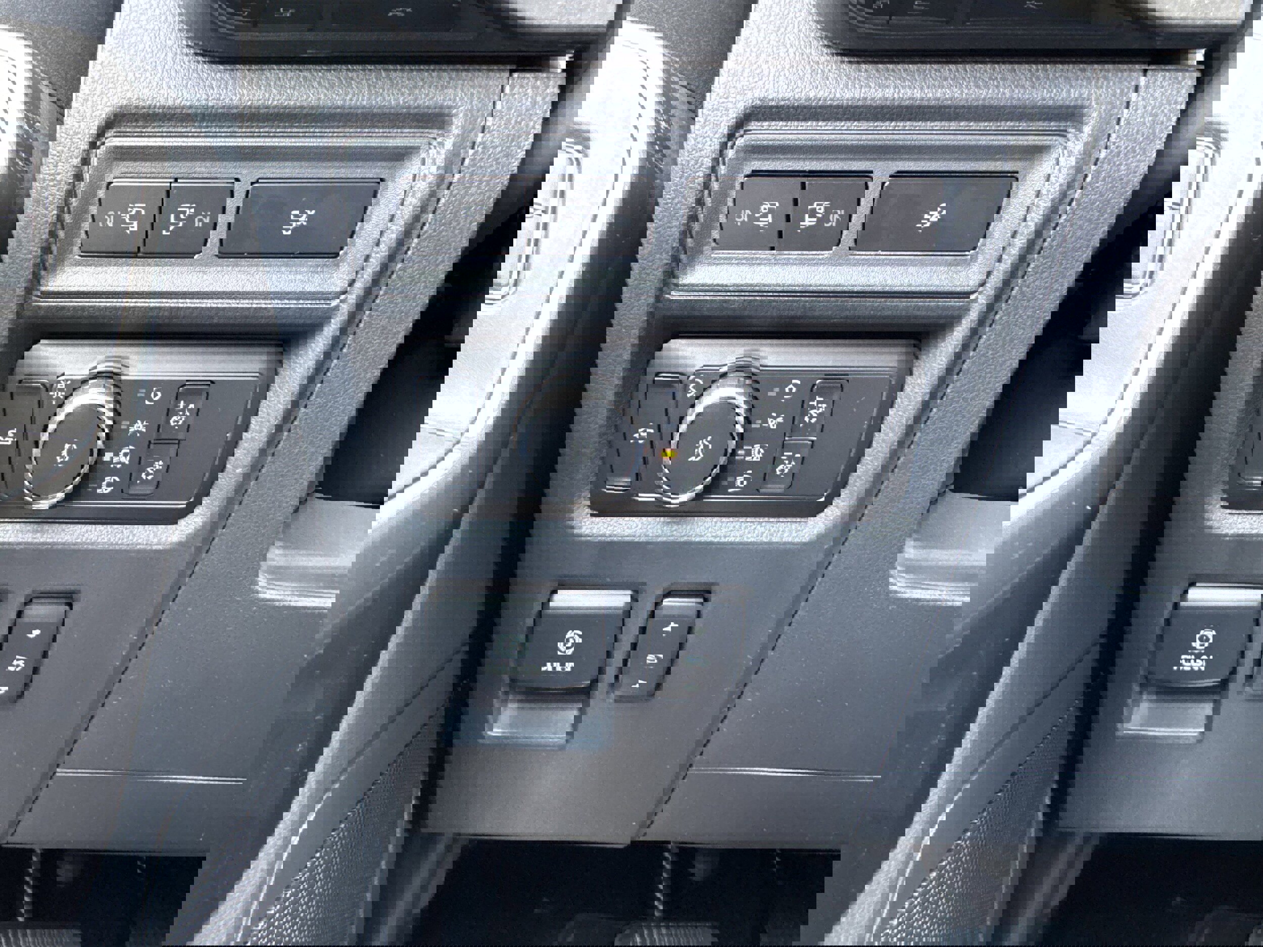 Certified 2022 Ford F150 XLT w/ Equipment Group 302A High image 27