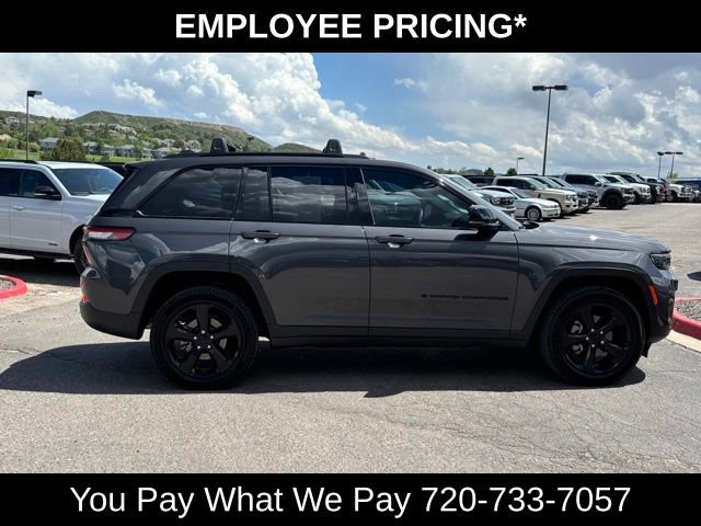 Used 2023 Jeep Grand Cherokee Altitude AWD/4WD image 7