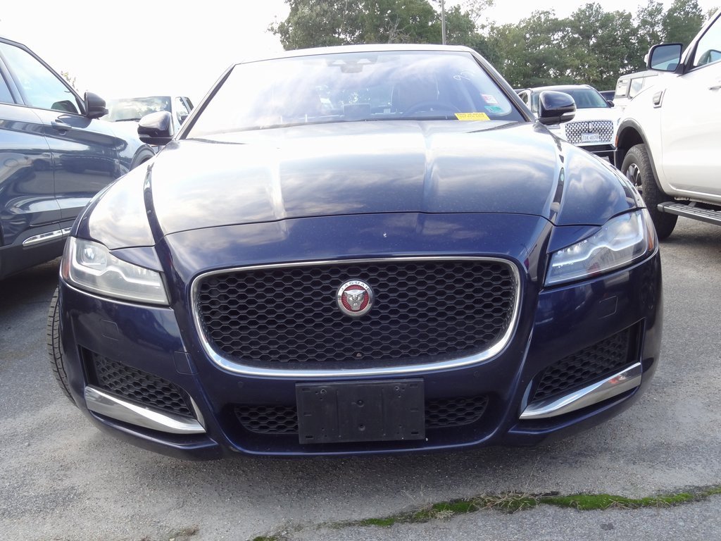 Used 2017 Jaguar XF Prestige image 2