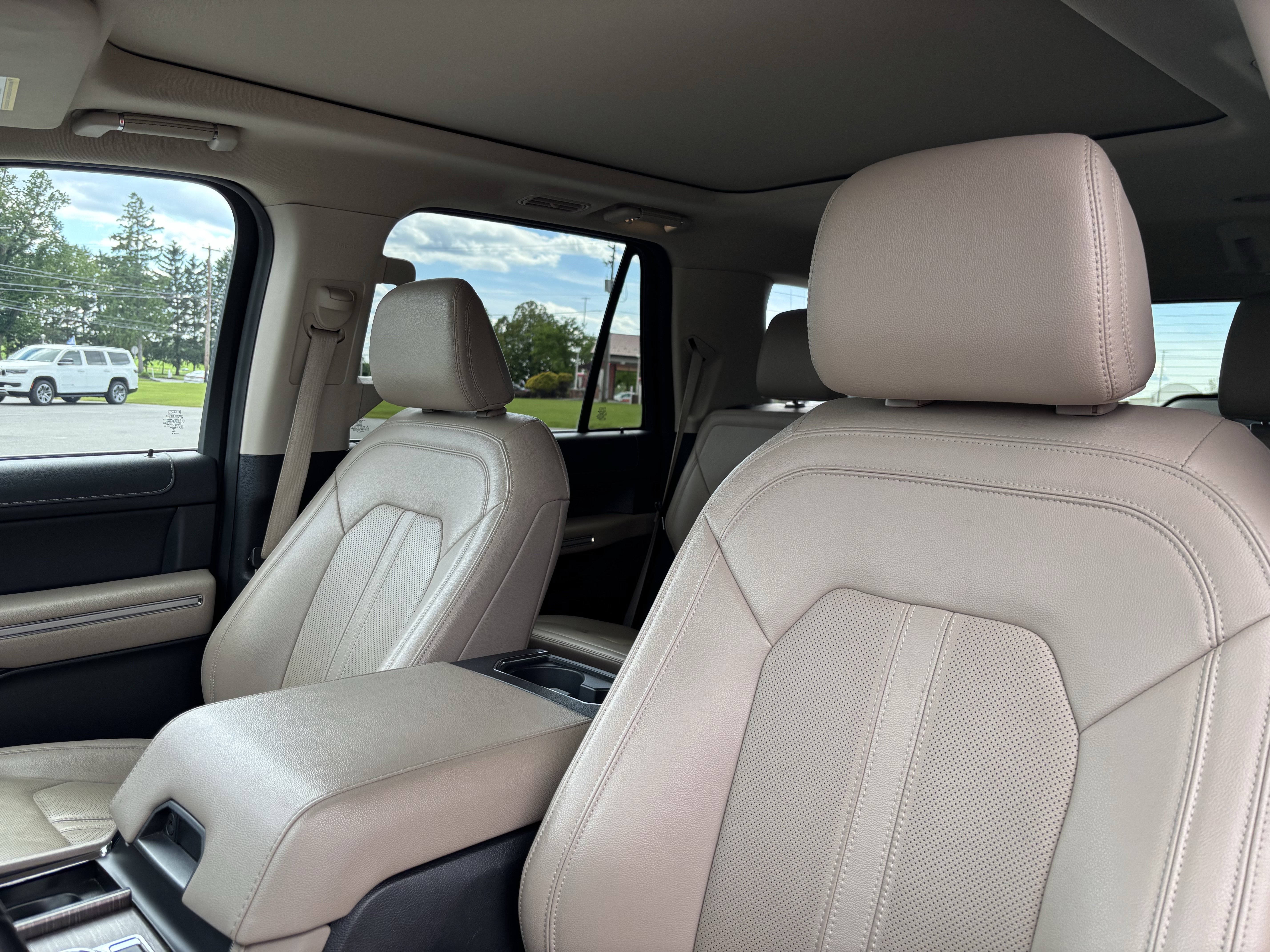 Certified 2024 Ford Expedition Limited AWD/4WD image 14