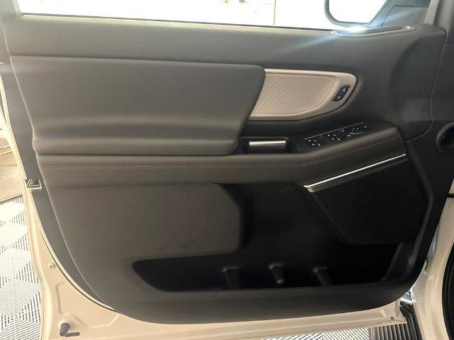 Certified 2025 Ford Expedition Active image 16