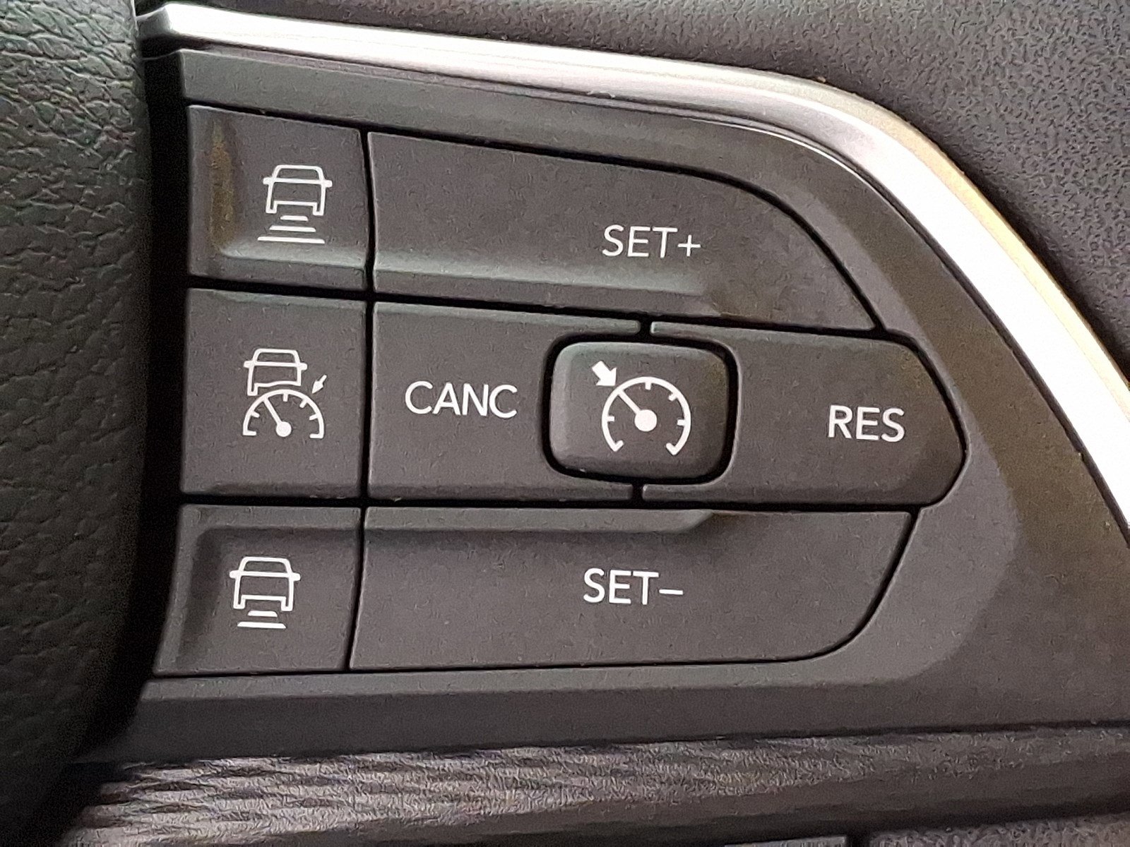 Used 2025 Jeep Grand Cherokee Altitude image 22