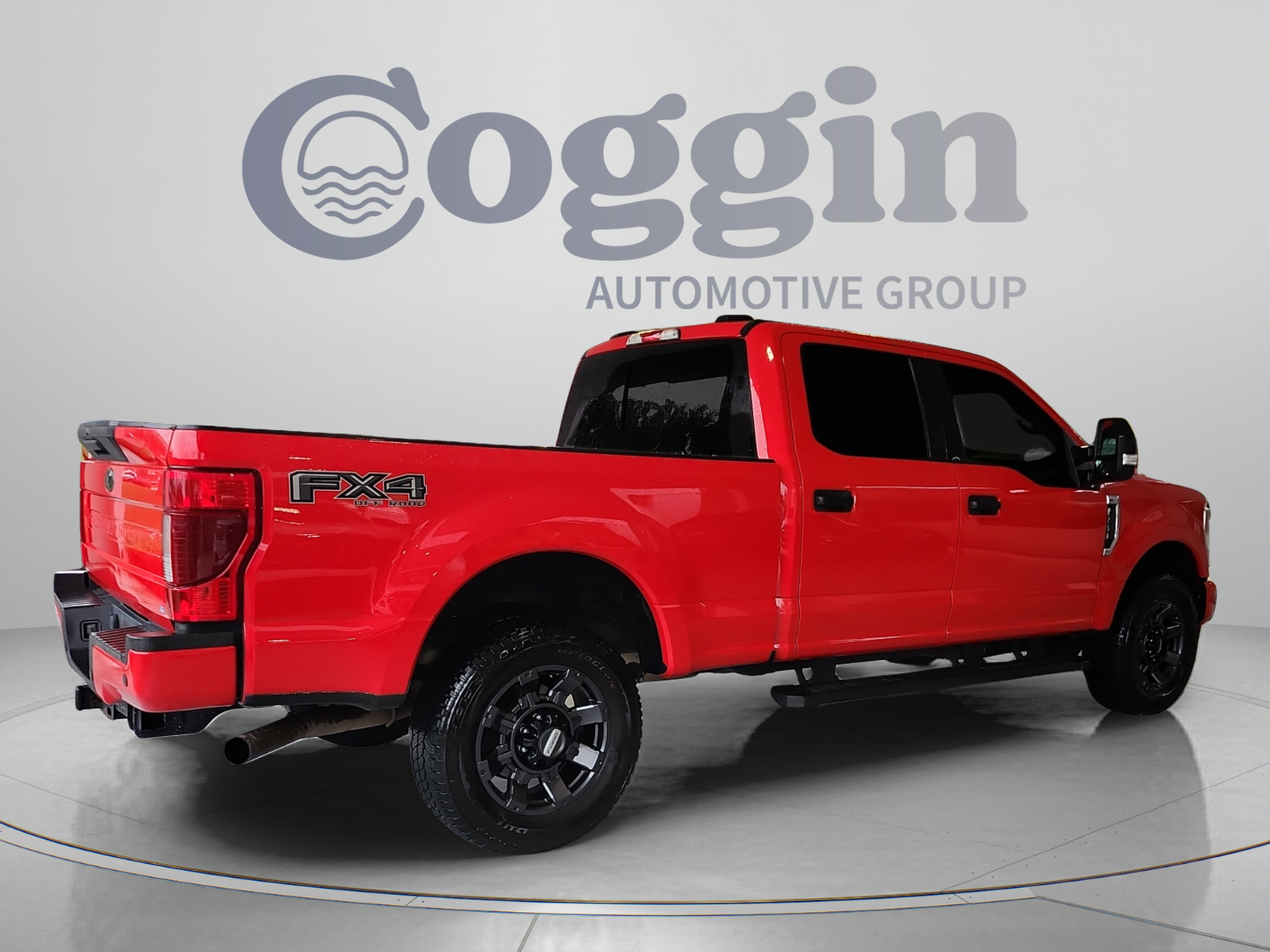 Certified 2022 Ford F250 XLT w/ Black Appearance Package AWD/4WD image 5