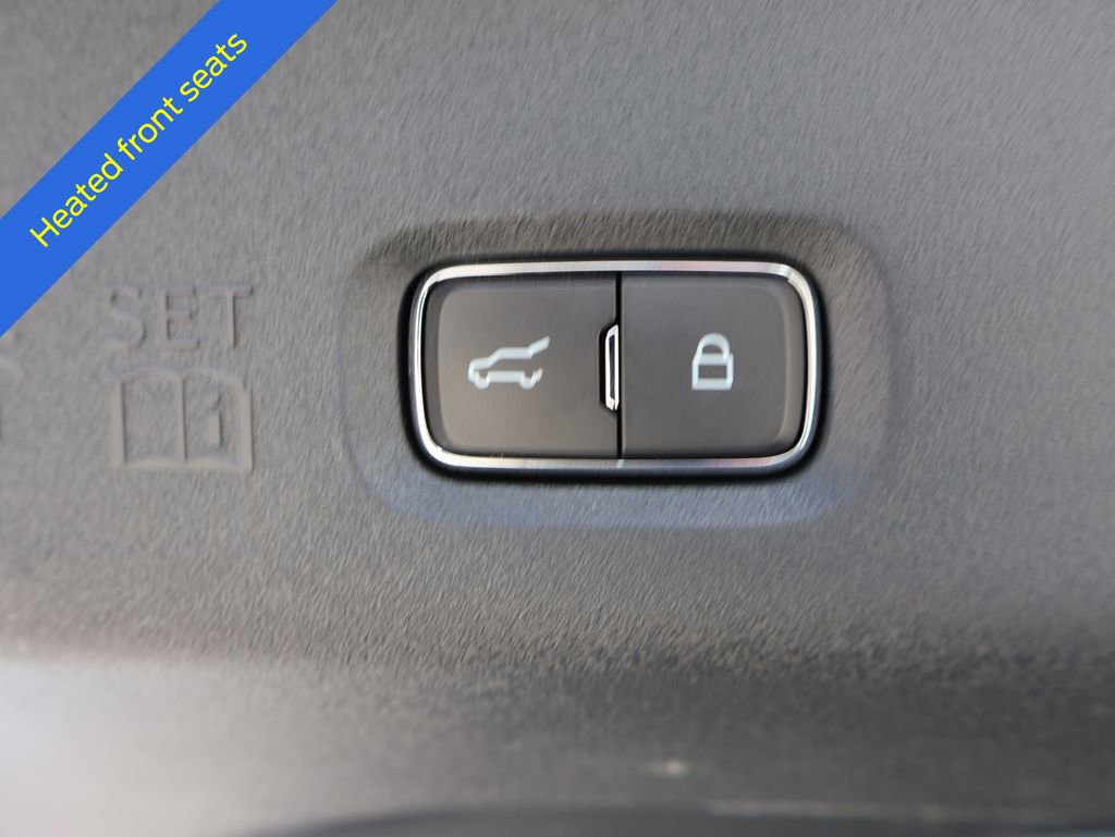 Certified 2025 Ford Expedition Max Platinum image 17