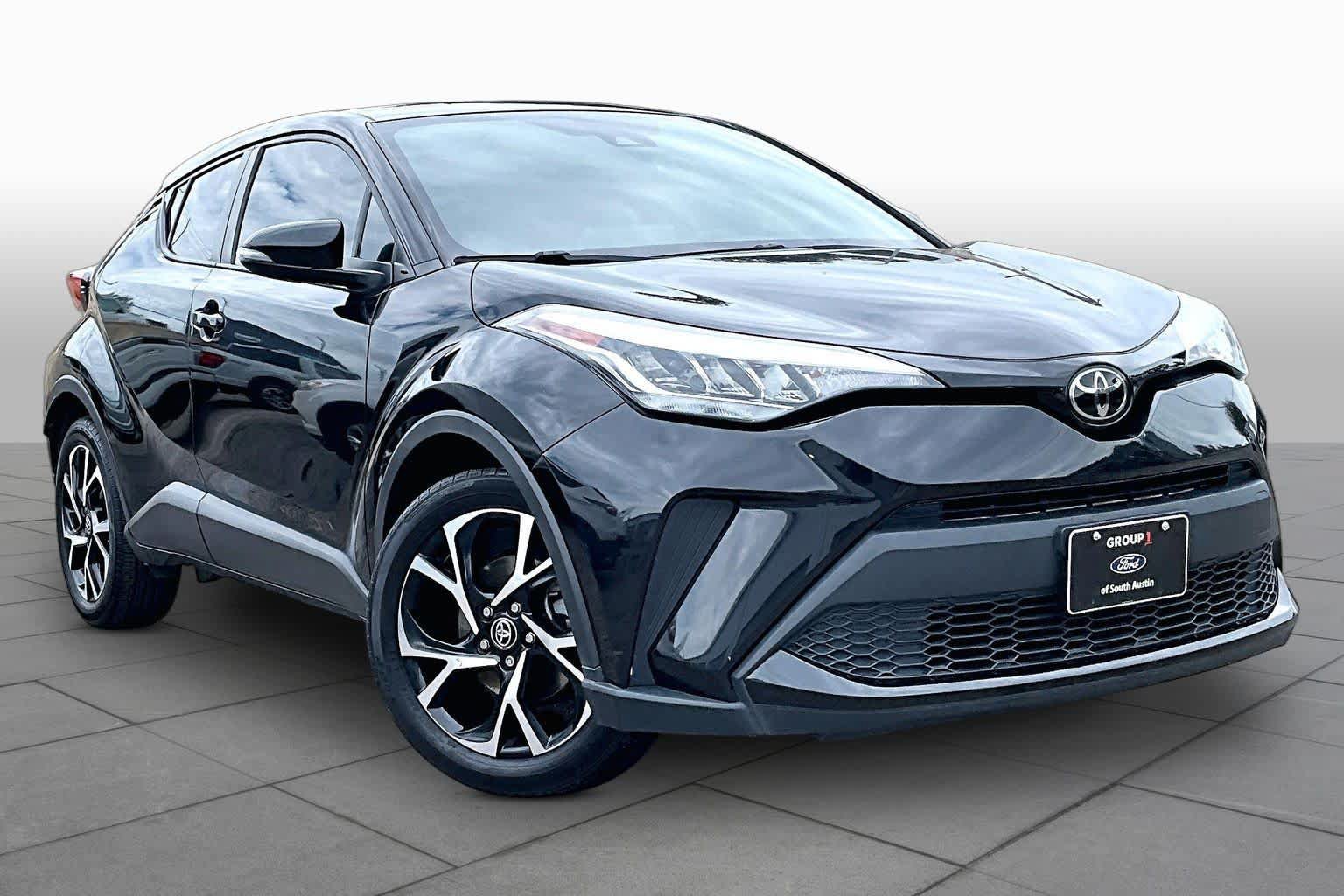 Used 2022 Toyota C-HR XLE FWD image 3