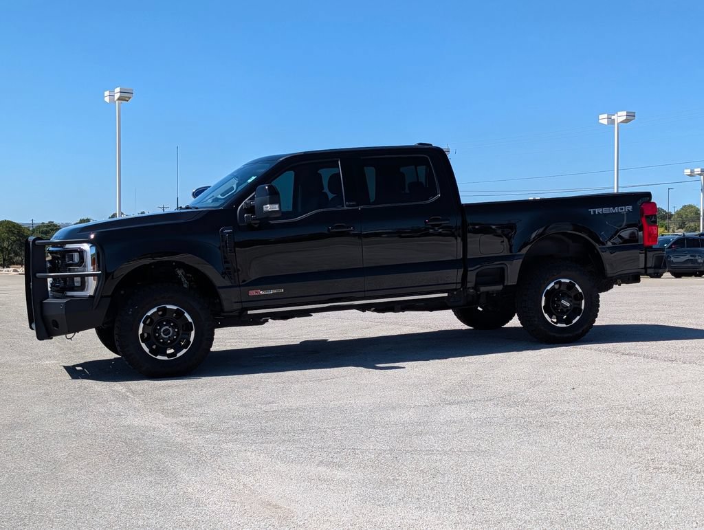 Certified 2025 Ford F250 4x4 Crew Cab Super Duty image 5