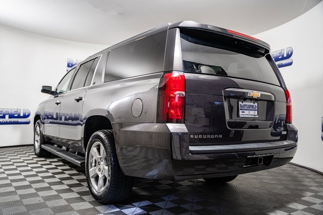 Used 2017 Chevrolet Suburban LT image 4
