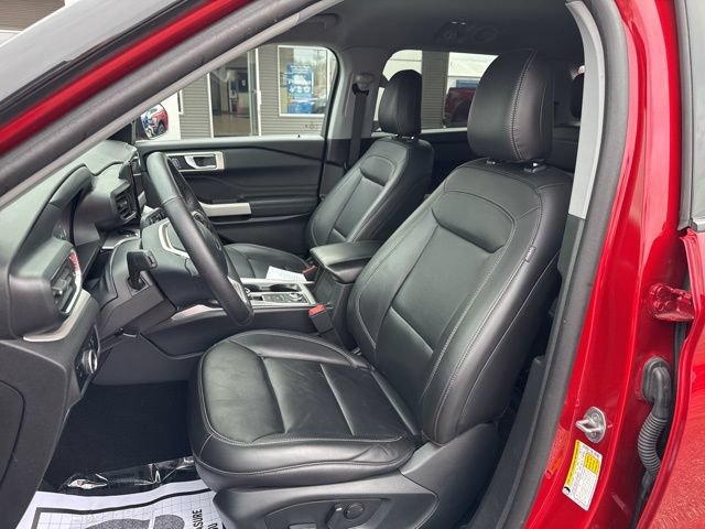 Certified 2024 Ford Explorer XLT w/ Equipment Group 202A AWD/4WD image 12