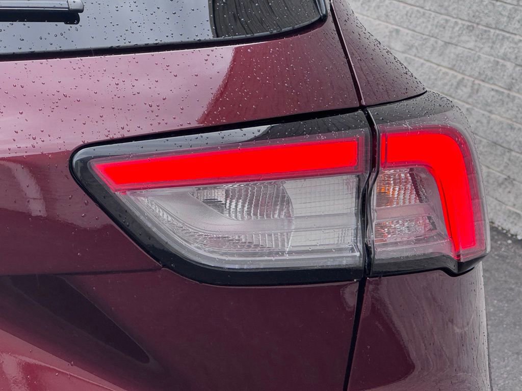 Certified 2021 Ford Escape SE image 13