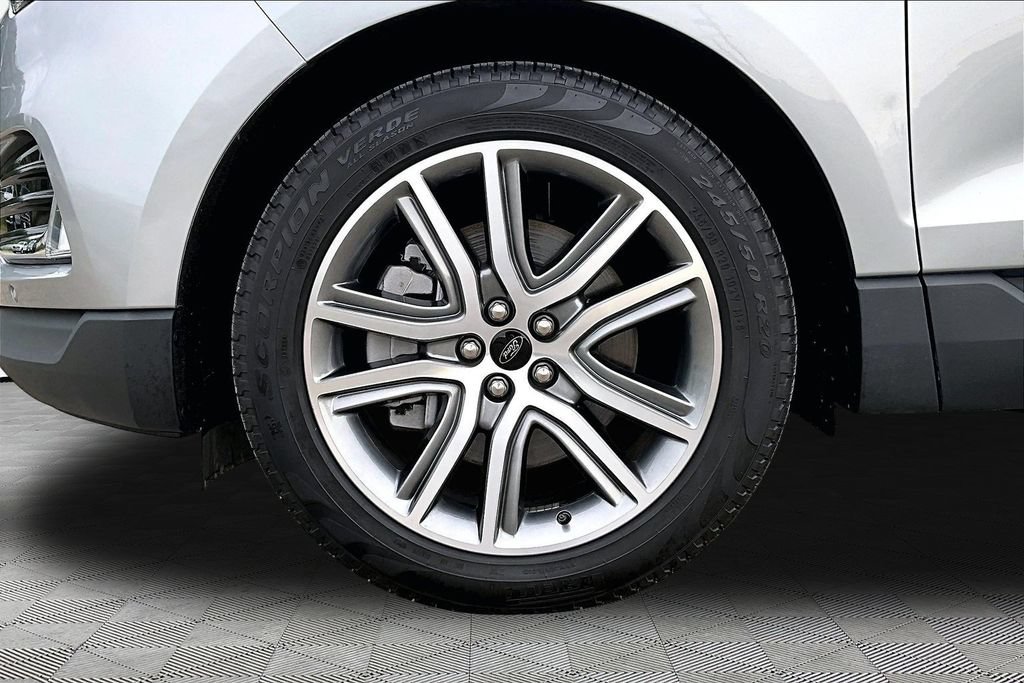 Certified 2024 Ford Edge Titanium w/ Equipment Group 301A AWD/4WD image 9