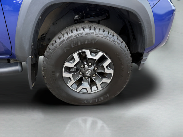Used 2023 Toyota Tacoma TRD Off-Road w/ TRD Premium Off Road Package AWD/4WD image 30