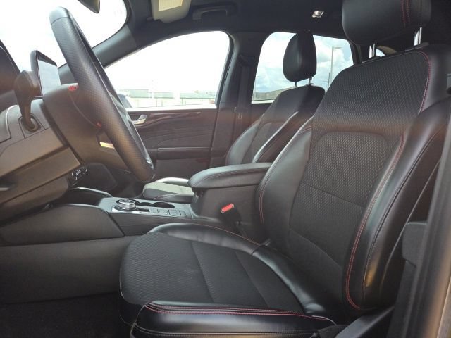 Certified 2025 Ford Escape ST-Line FWD image 26