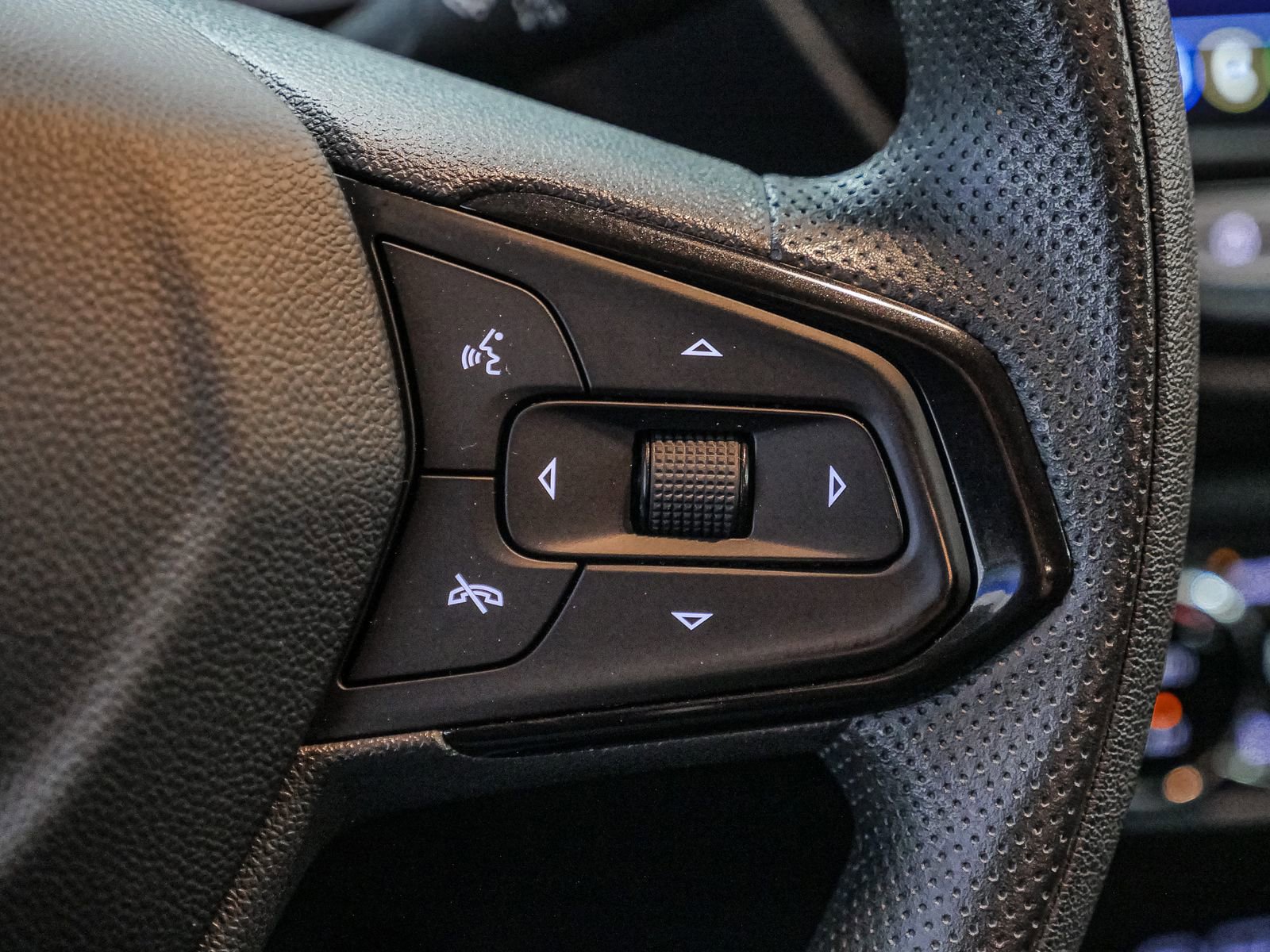 Used 2023 Chevrolet TrailBlazer LT w/ Convenience Package image 34