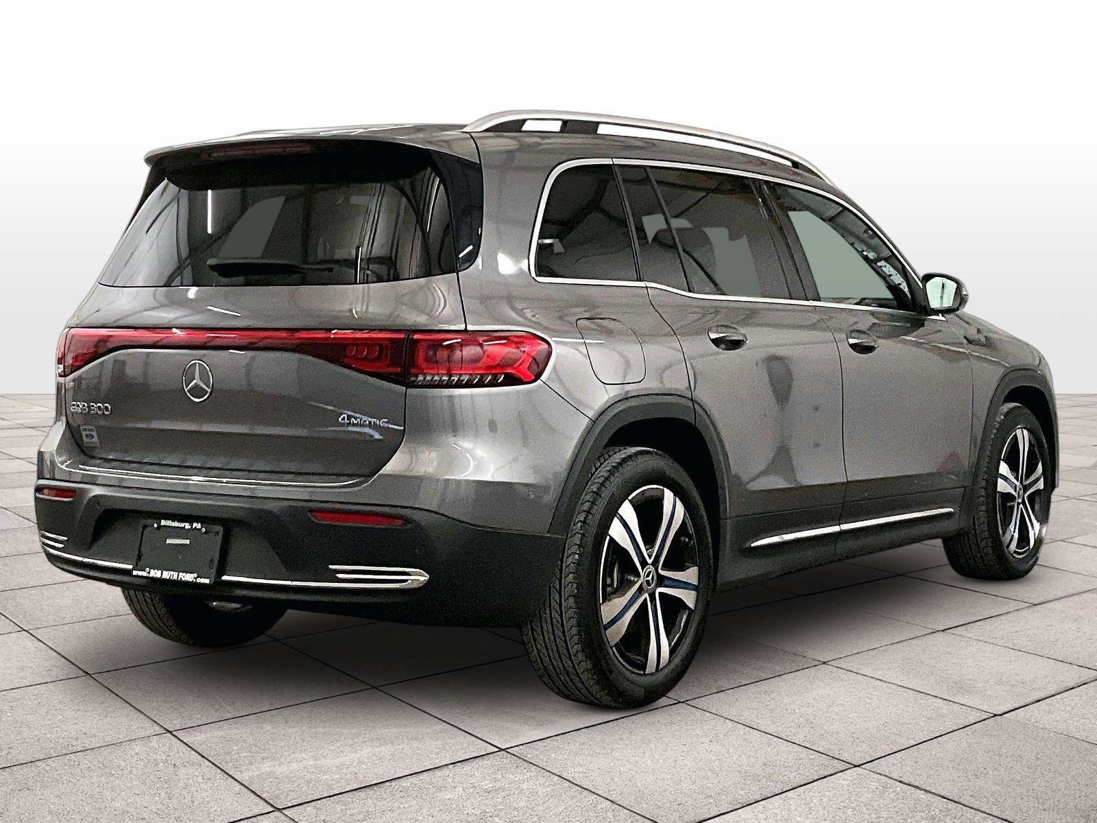 Used 2022 Mercedes-Benz EQB 300 4MATIC image 11