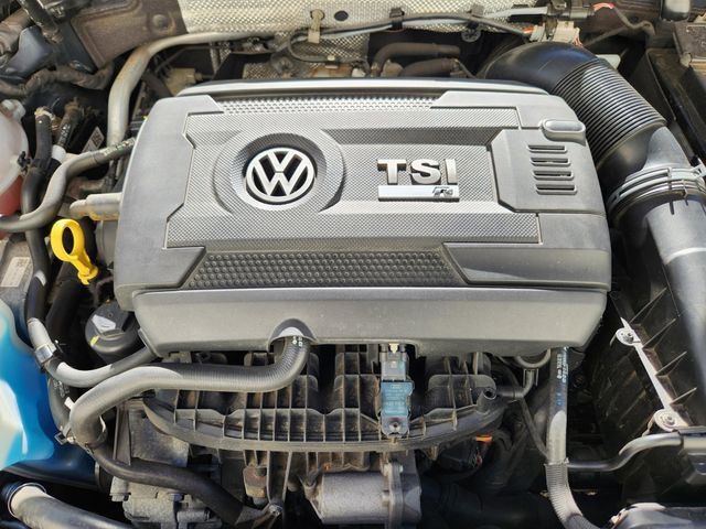 Used 2018 Volkswagen Golf R 4-Door image 21