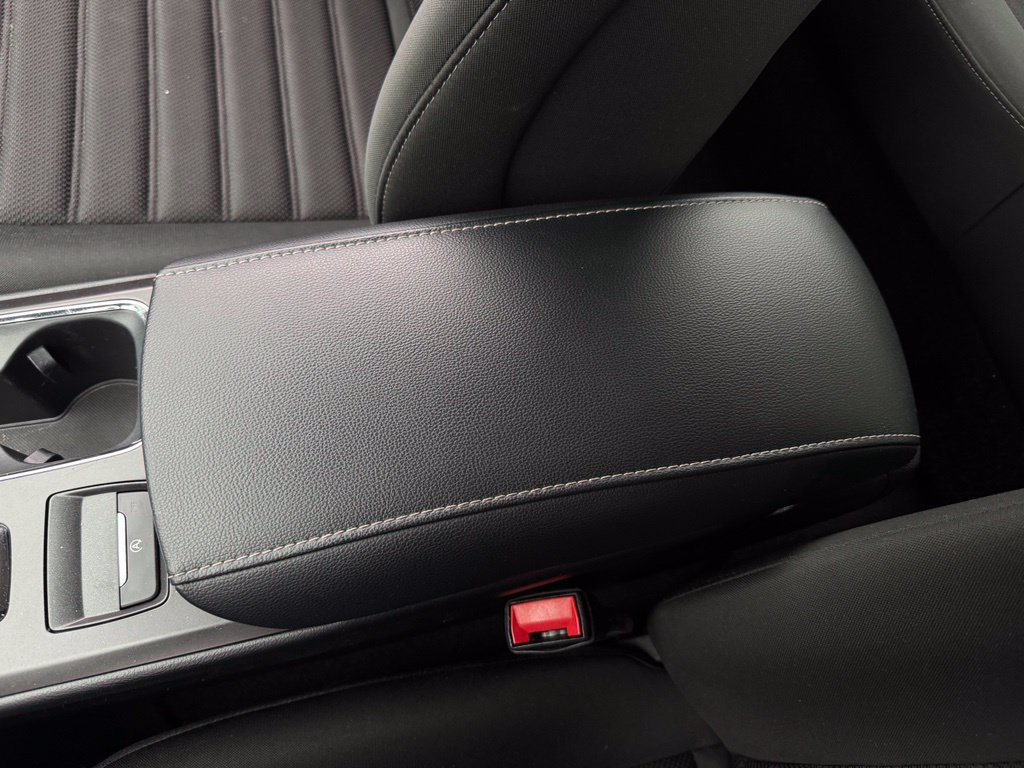 Certified 2017 Ford Fusion SE w/ Fusion SE Technology Package FWD image 22