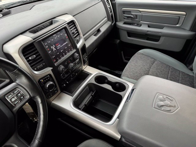 Used 2018 RAM 1500 SLT AWD/4WD image 16