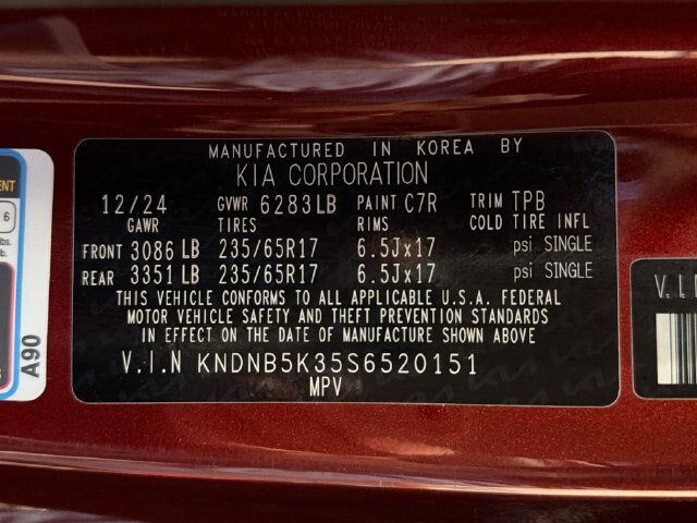 Used 2025 Kia Carnival FWD image 27
