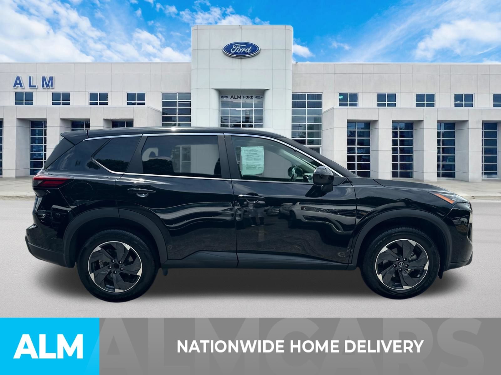Used 2025 Nissan Rogue SV FWD image 4