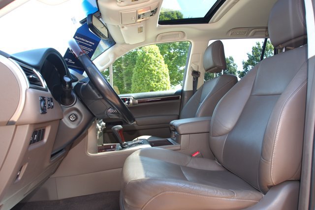 Used 2018 Lexus GX 460 Premium w/ Premium Package AWD/4WD image 18
