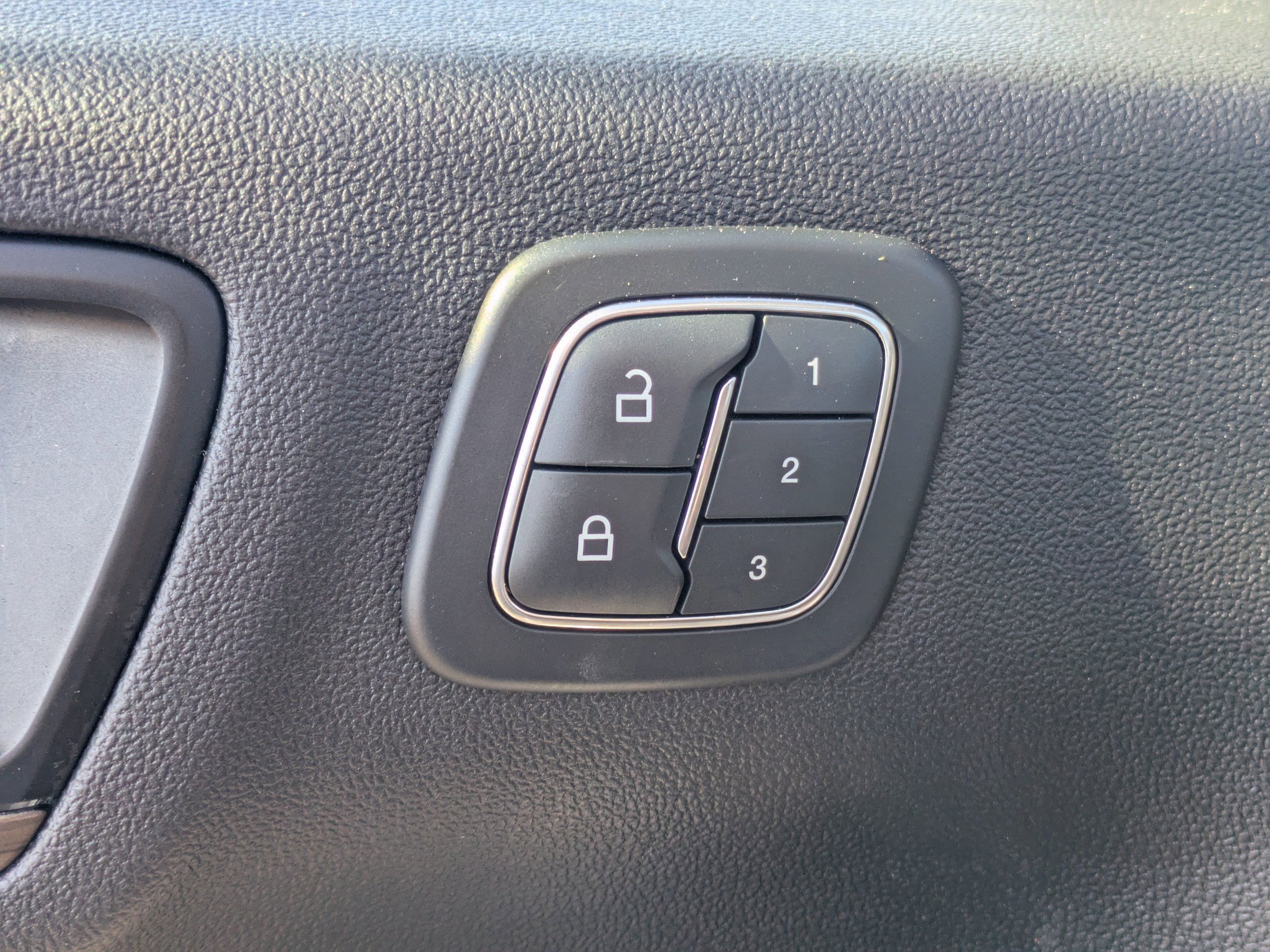 Certified 2020 Ford Escape Titanium image 27