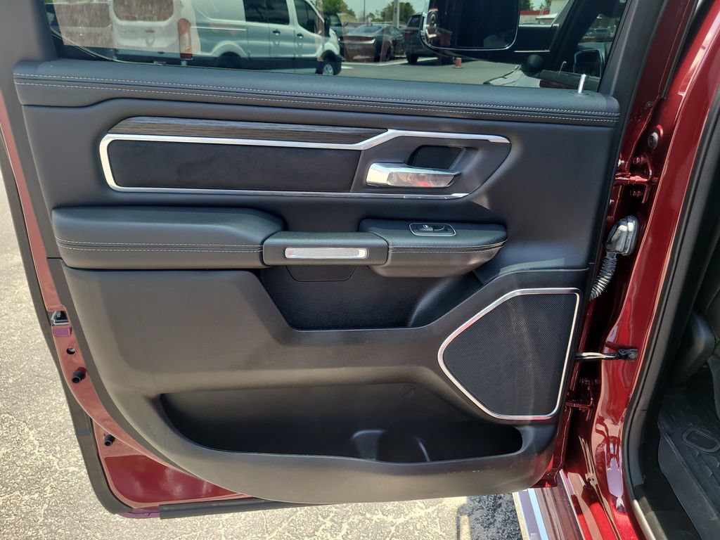Used 2023 RAM 1500 Laramie AWD/4WD image 9