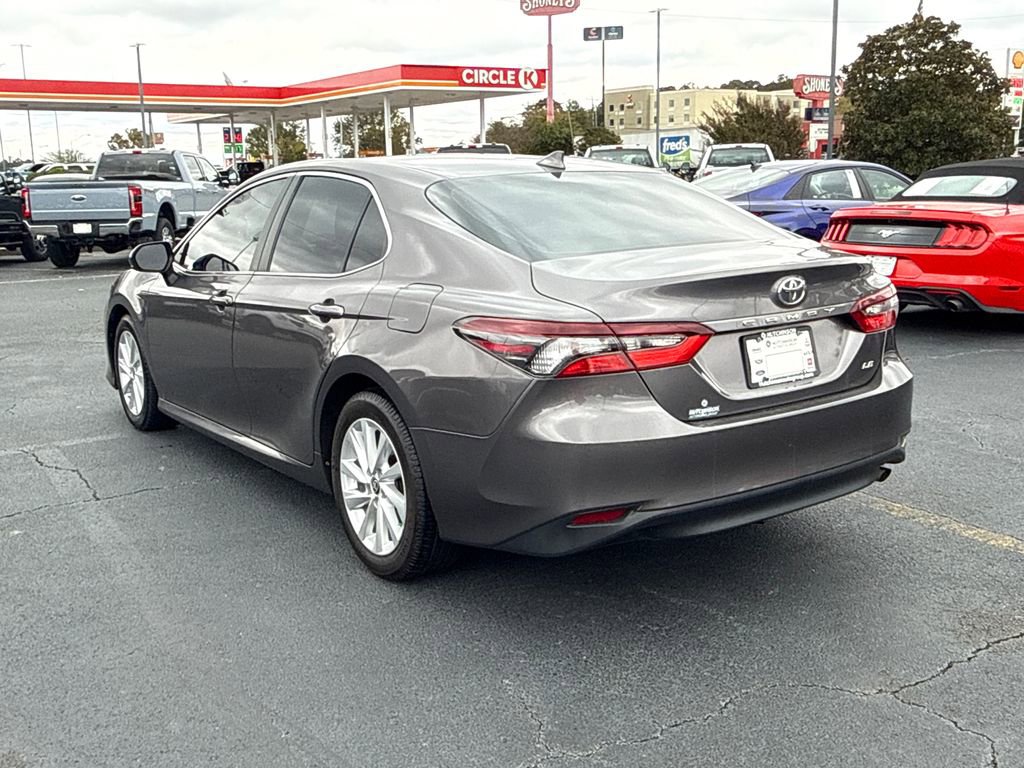 Used 2023 Toyota Camry LE image 5