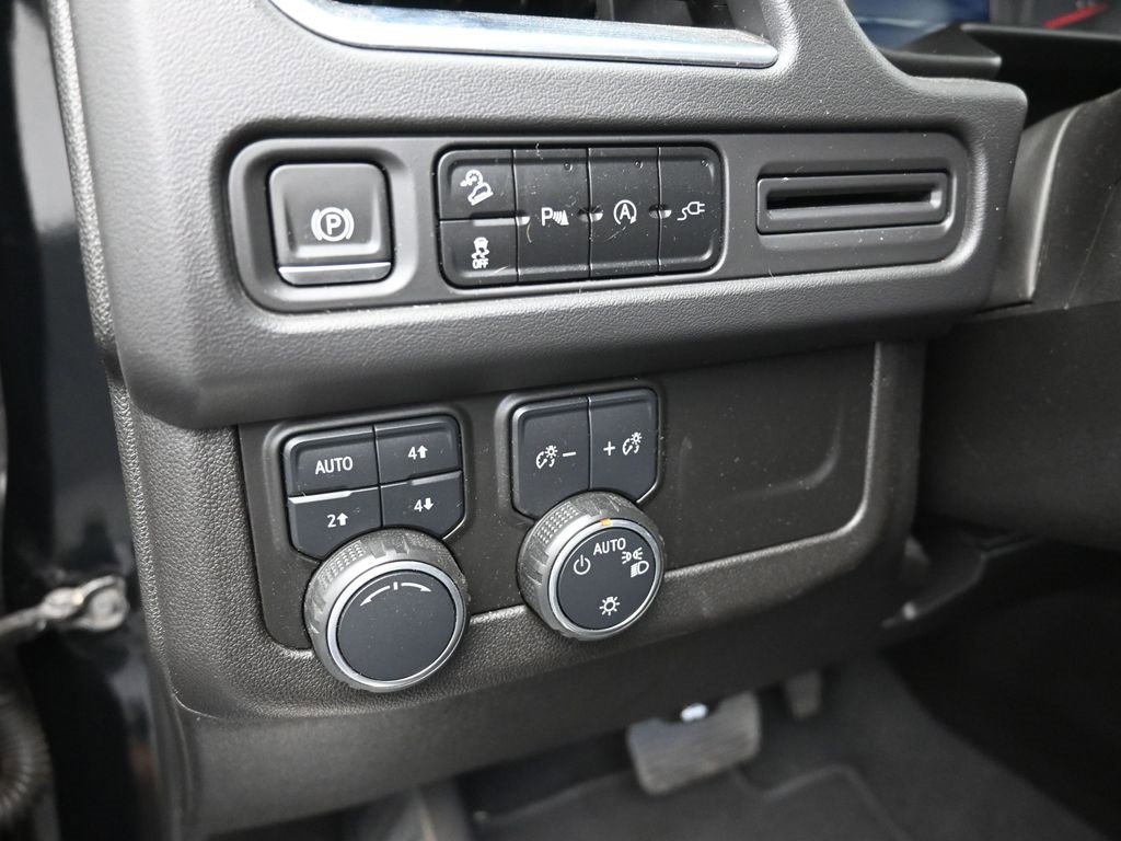 Used 2021 Chevrolet Tahoe Z71 image 13