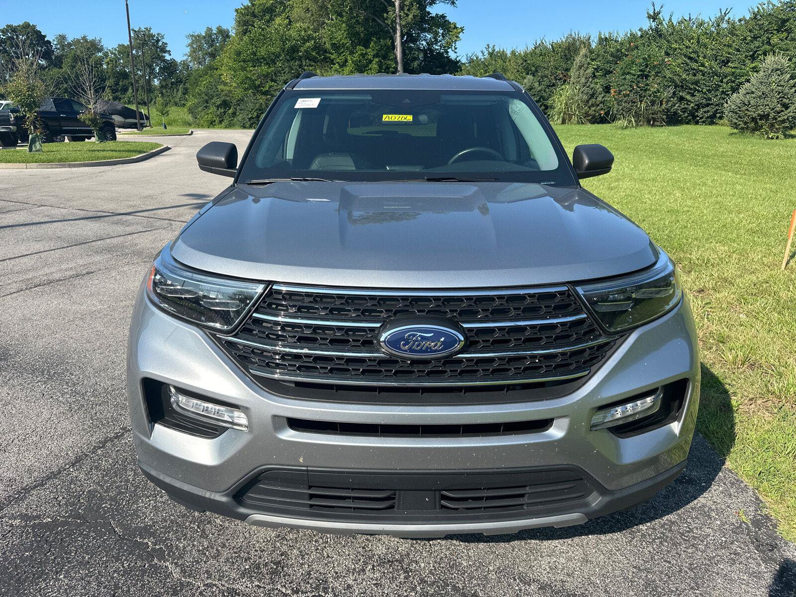 Certified 2024 Ford Explorer XLT w/ Equipment Group 202A AWD/4WD image 14