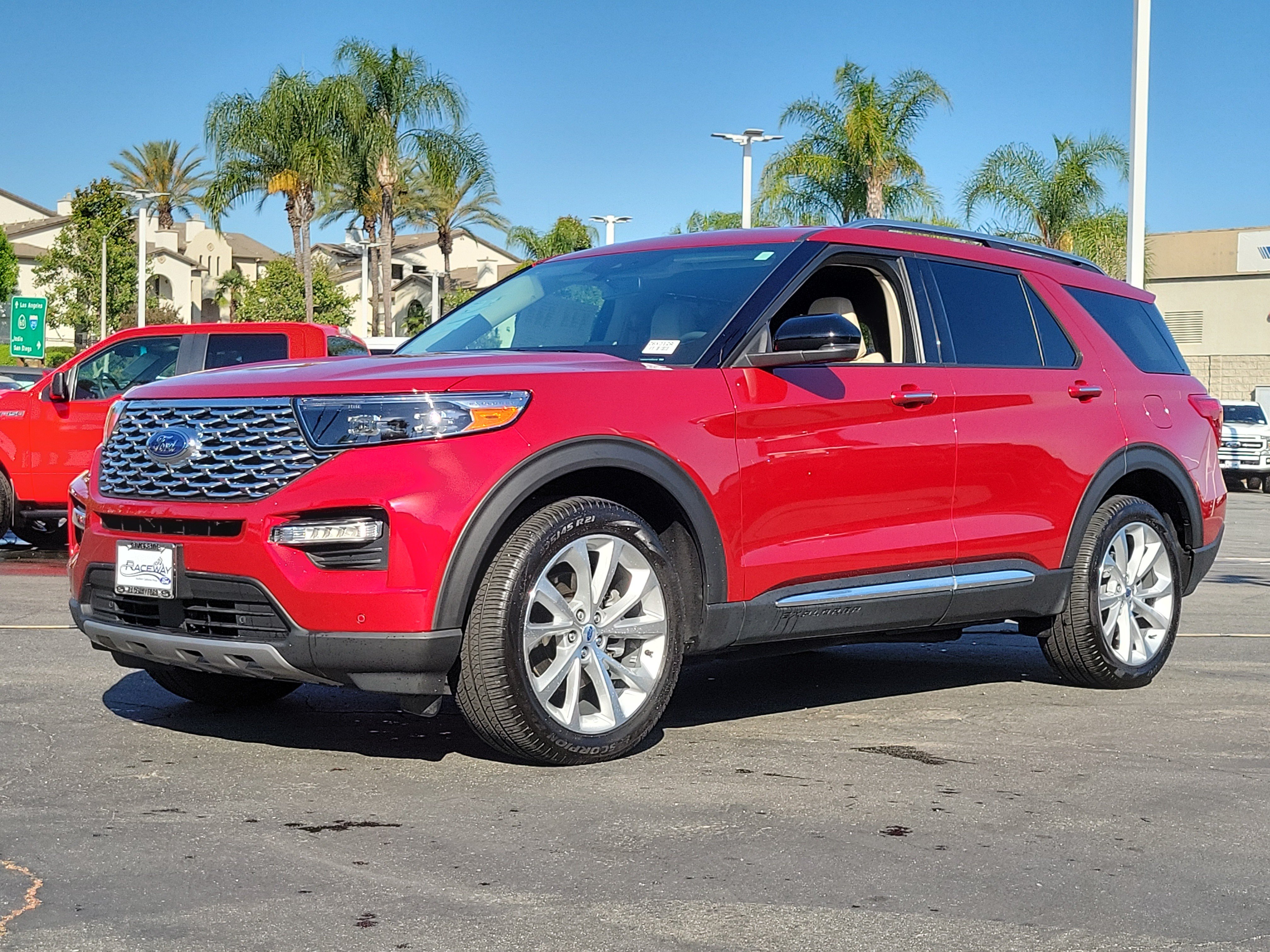 Certified 2023 Ford Explorer Platinum w/ Technology Package AWD/4WD image 17