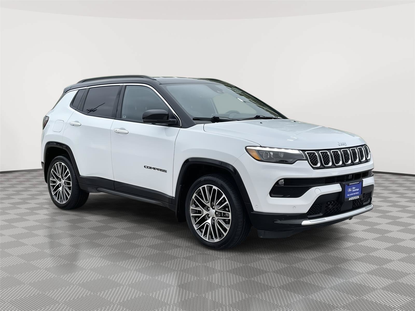 Used 2024 Jeep Compass Limited w/ Elite Group AWD/4WD image 5