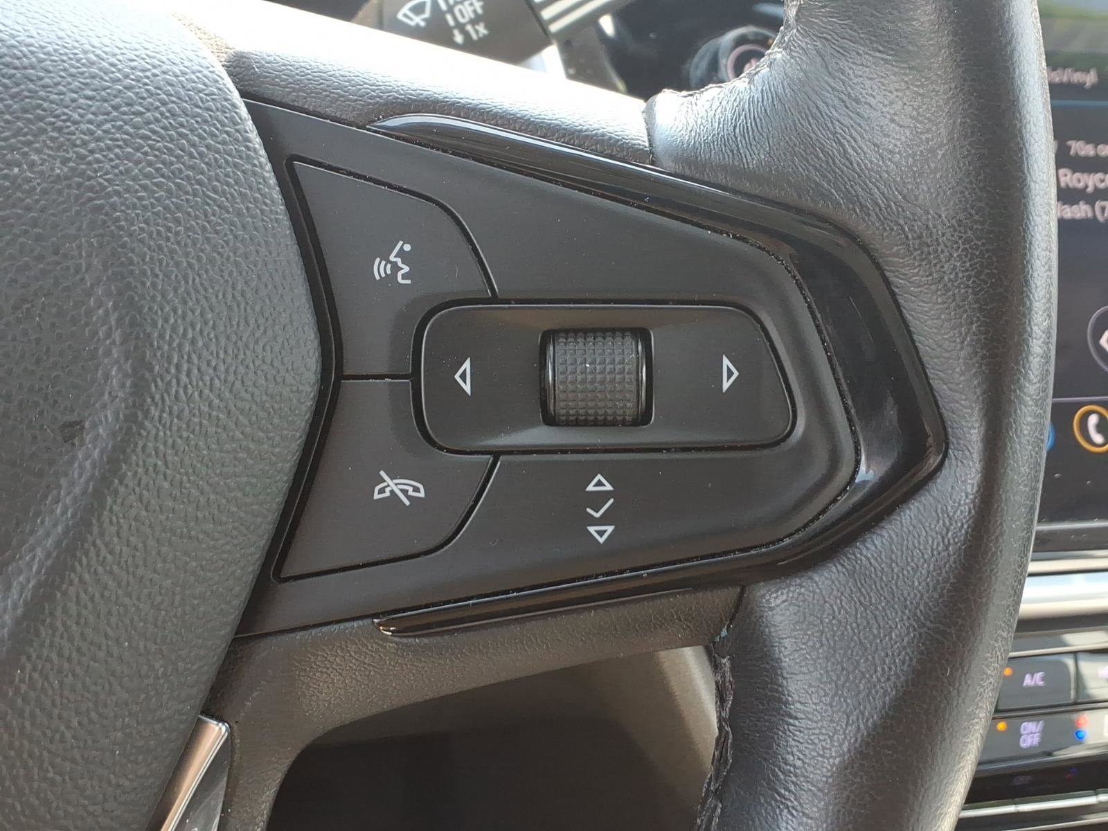 Used 2022 Chevrolet Bolt EUV Premier w/ Launch Edition image 16