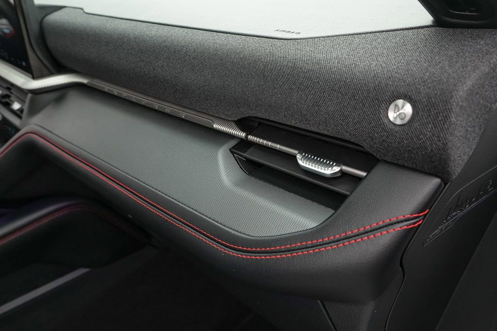 Certified 2025 Ford Explorer ST image 31