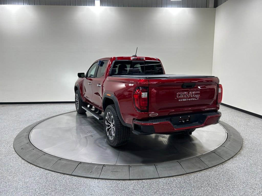 Used 2024 GMC Canyon Denali AWD/4WD image 9