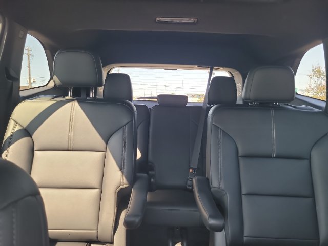 Used 2026 GMC Acadia Elevation w/ Elevation Premium Package FWD image 23