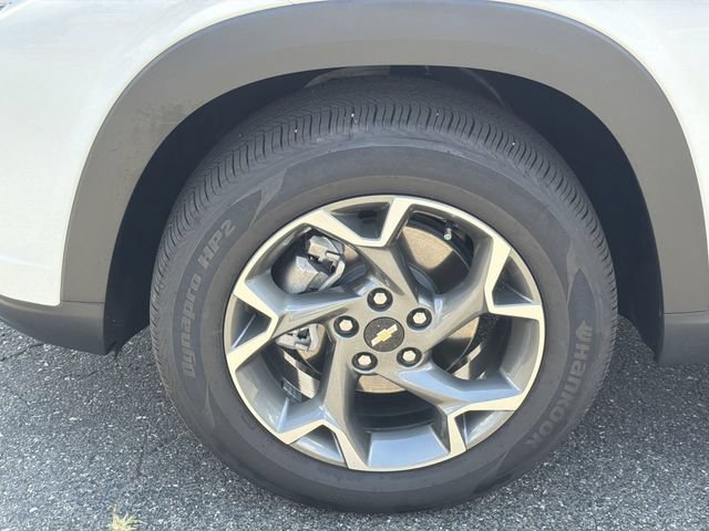 Used 2025 Chevrolet Trax LT FWD image 10