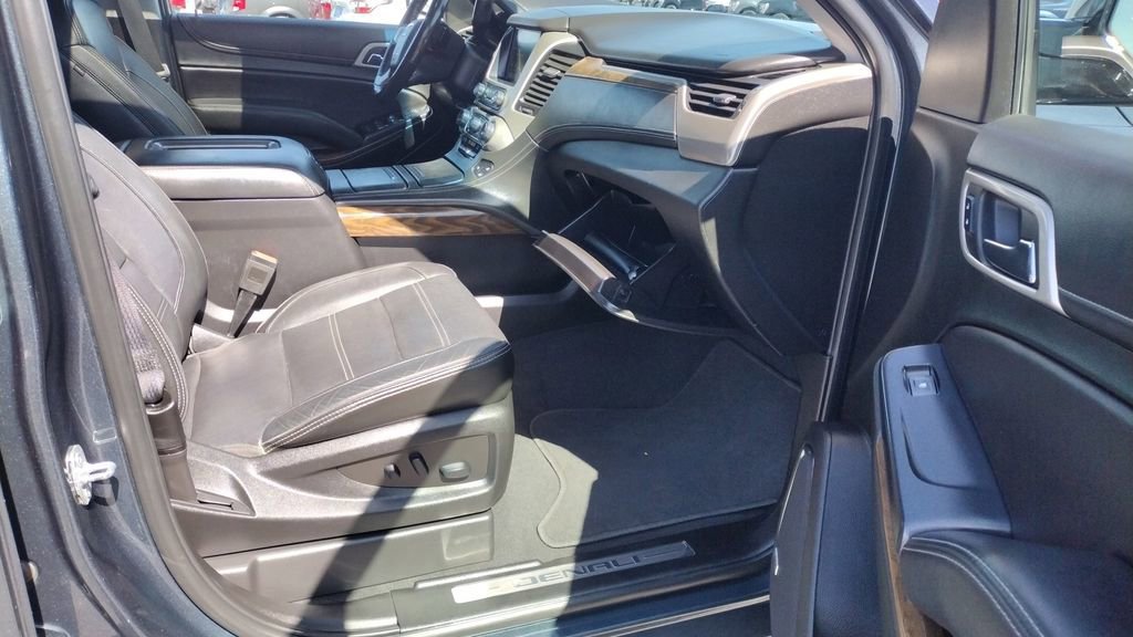 Used 2019 GMC Yukon XL Denali w/ Open Road Package AWD/4WD image 20