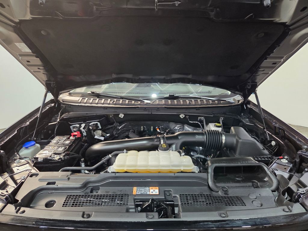 Certified 2025 Ford Expedition Active image 7