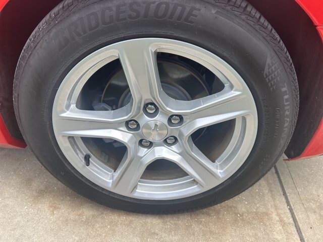 Used 2020 Chevrolet Camaro LT RWD image 7