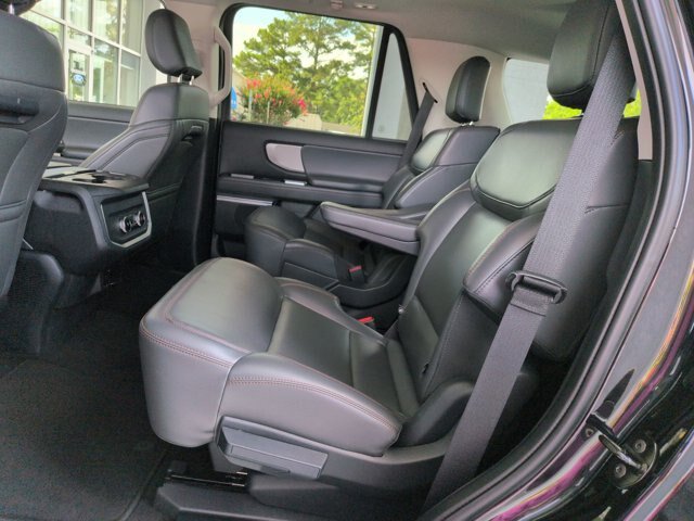 Certified 2025 Ford Expedition Active AWD/4WD image 30
